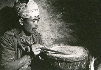 Divination au tambour (Népal)